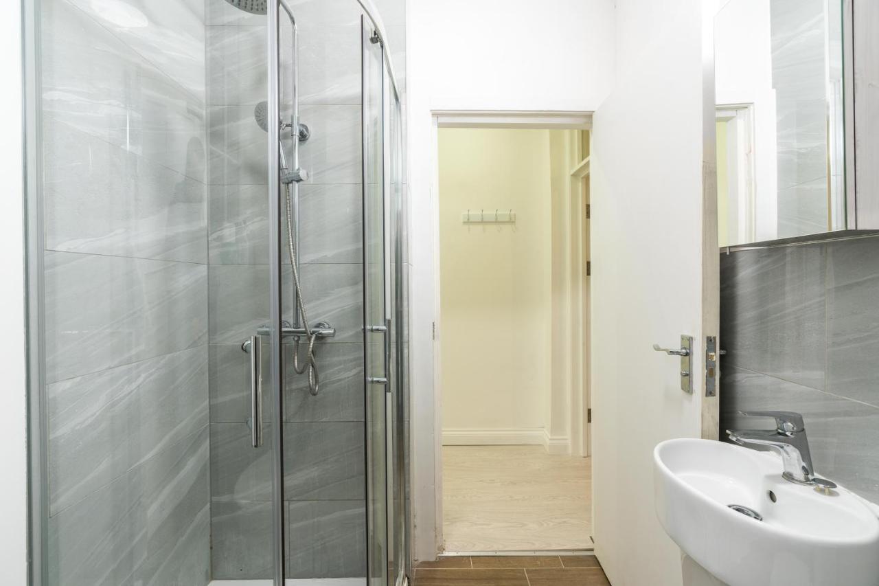 Chic & Cozy: South Kensington Studio Лондон Екстериор снимка